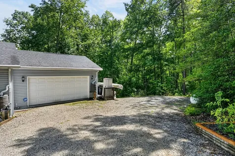 45 Point Place Monterey TN 38574