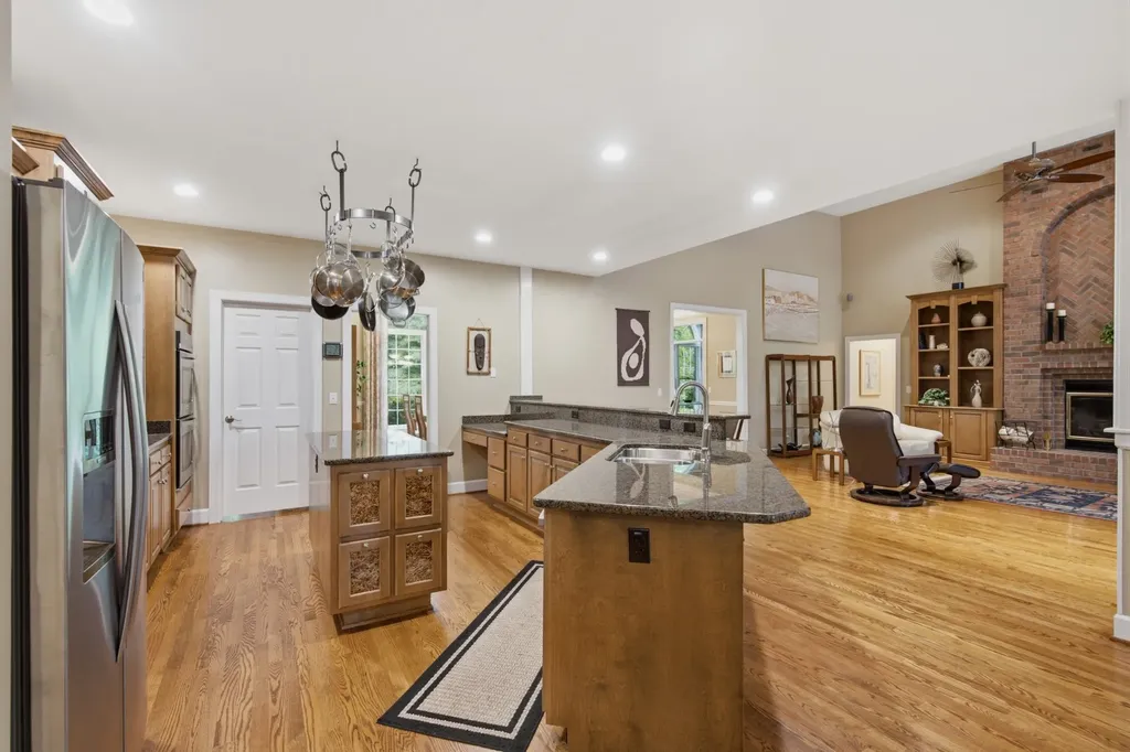 105 Fox Hunt Point Nashville TN 37221