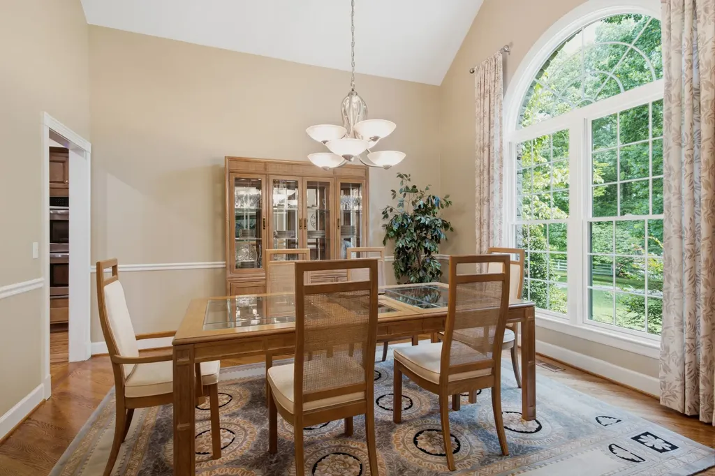105 Fox Hunt Point Nashville TN 37221