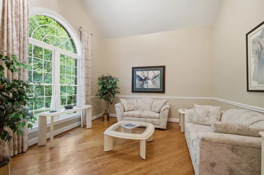 105 Fox Hunt Point Nashville TN 37221