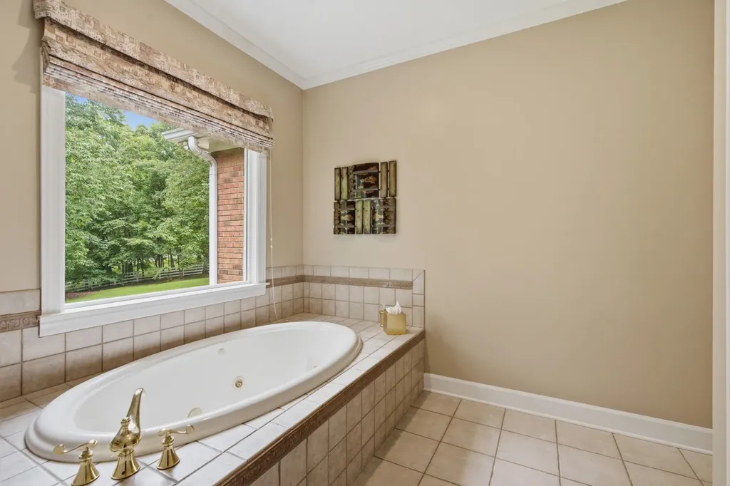 105 Fox Hunt Point Nashville TN 37221