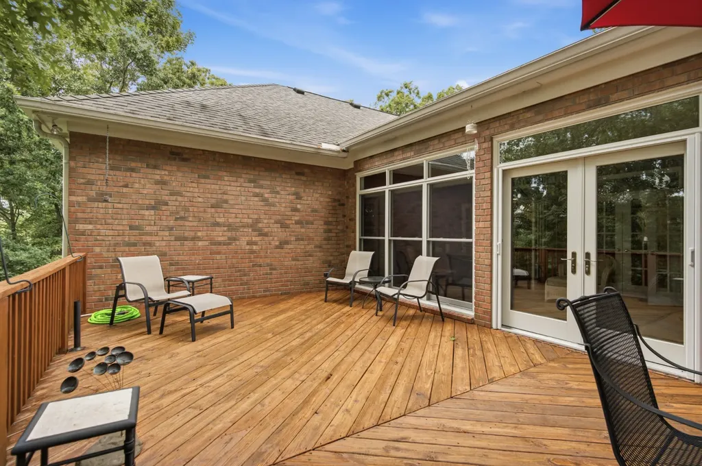 105 Fox Hunt Point Nashville TN 37221