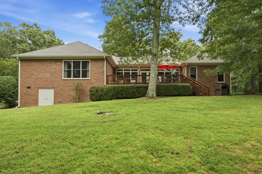 105 Fox Hunt Point Nashville TN 37221