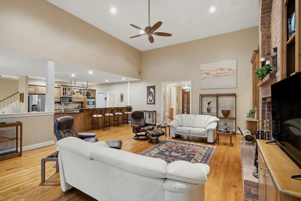 105 Fox Hunt Point Nashville TN 37221
