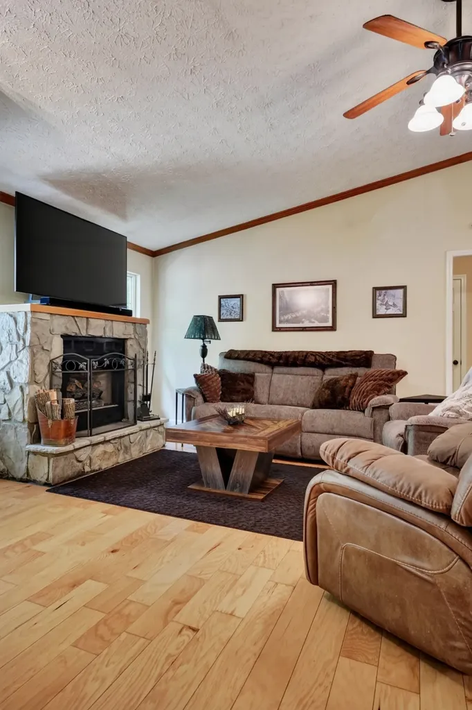 45 Point Place Monterey TN 38574