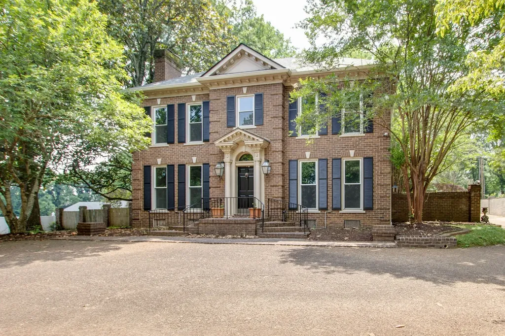 1306 SE Broad Street Murfreesboro TN 37130