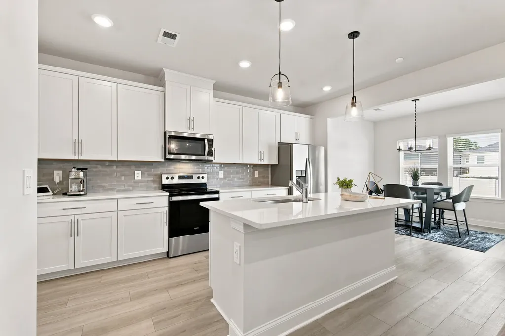 1704 Flora Grove Hermitage TN 37076