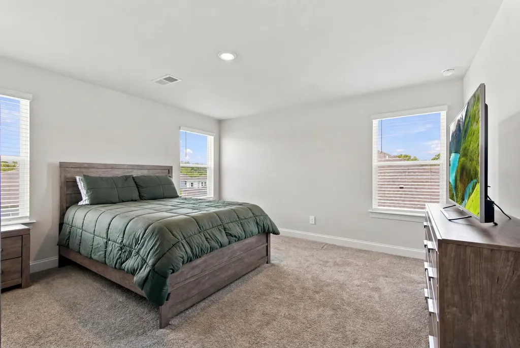 1704 Flora Grove Hermitage TN 37076