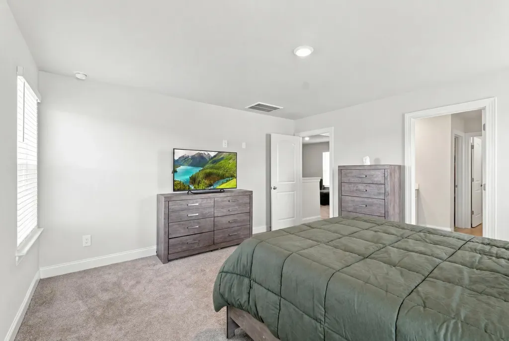 1704 Flora Grove Hermitage TN 37076