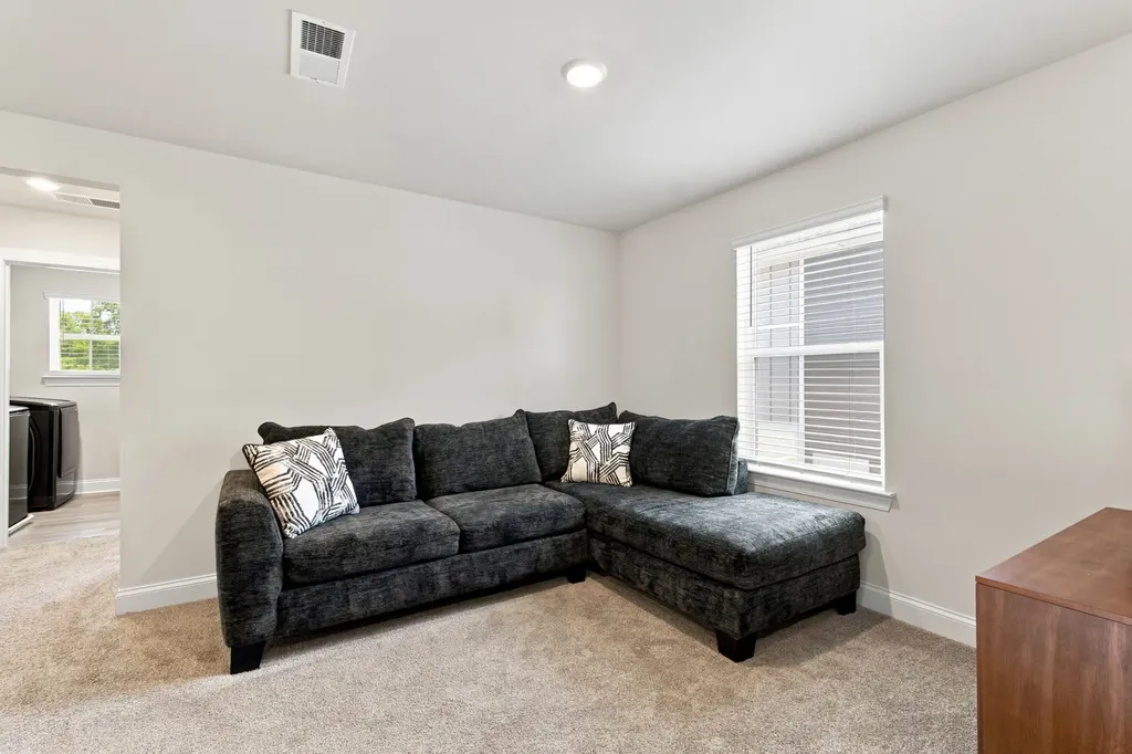 1704 Flora Grove Hermitage TN 37076
