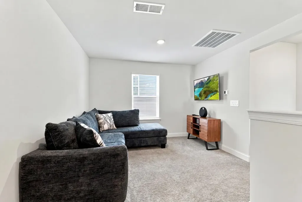 1704 Flora Grove Hermitage TN 37076