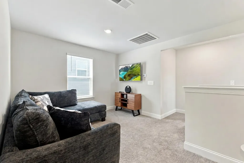 1704 Flora Grove Hermitage TN 37076