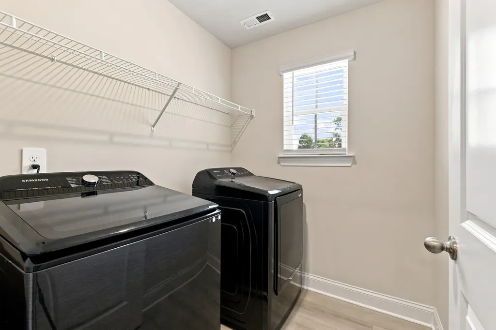 1704 Flora Grove Hermitage TN 37076