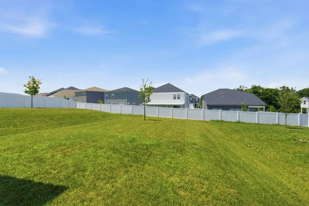 1704 Flora Grove Hermitage TN 37076