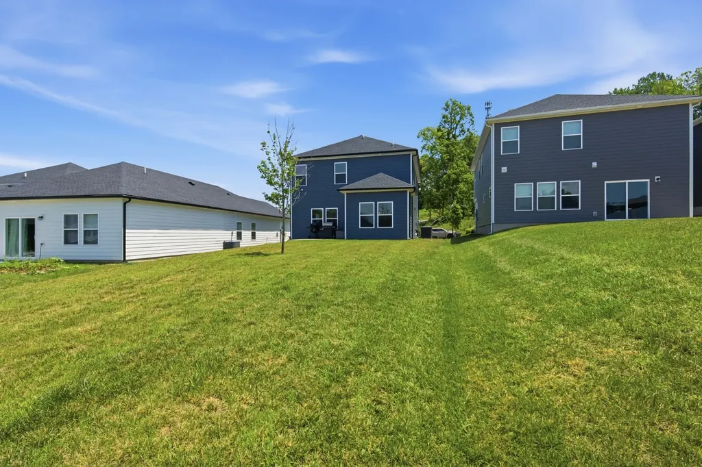 1704 Flora Grove Hermitage TN 37076