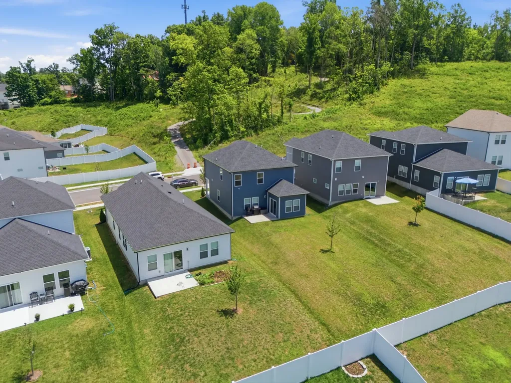 1704 Flora Grove Hermitage TN 37076