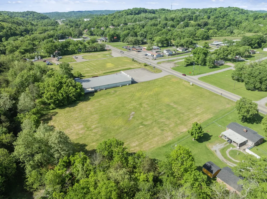 1135 Louisville Highway Goodlettsville TN 37072