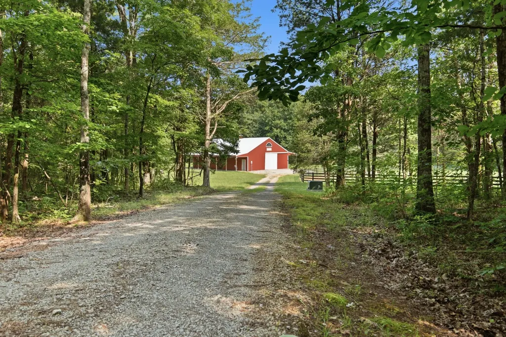 3607 Tom Littlejohn Road Columbia TN 38401