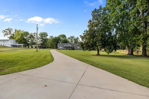 8754 Old State Route 1 New Johnsonville TN 37134