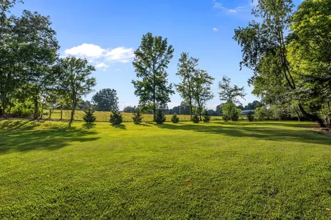 8754 Old State Route 1 New Johnsonville TN 37134