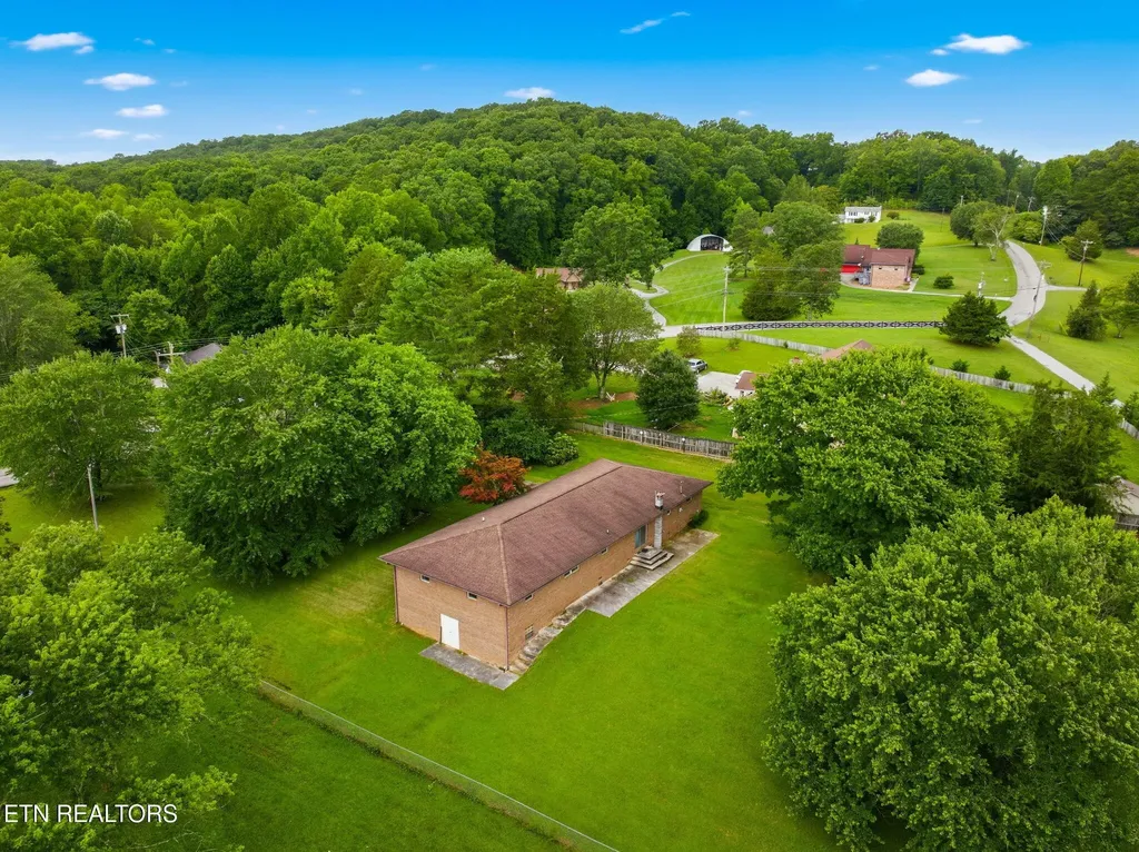 2866 Williams Ferry Road Lenoir City TN 37771