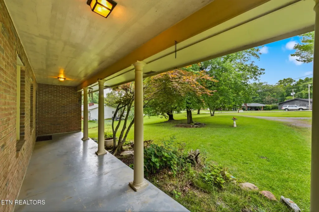 2866 Williams Ferry Road Lenoir City TN 37771