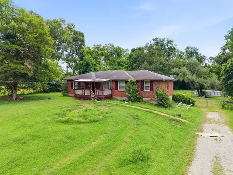 103 Port Drive Madison TN 37115