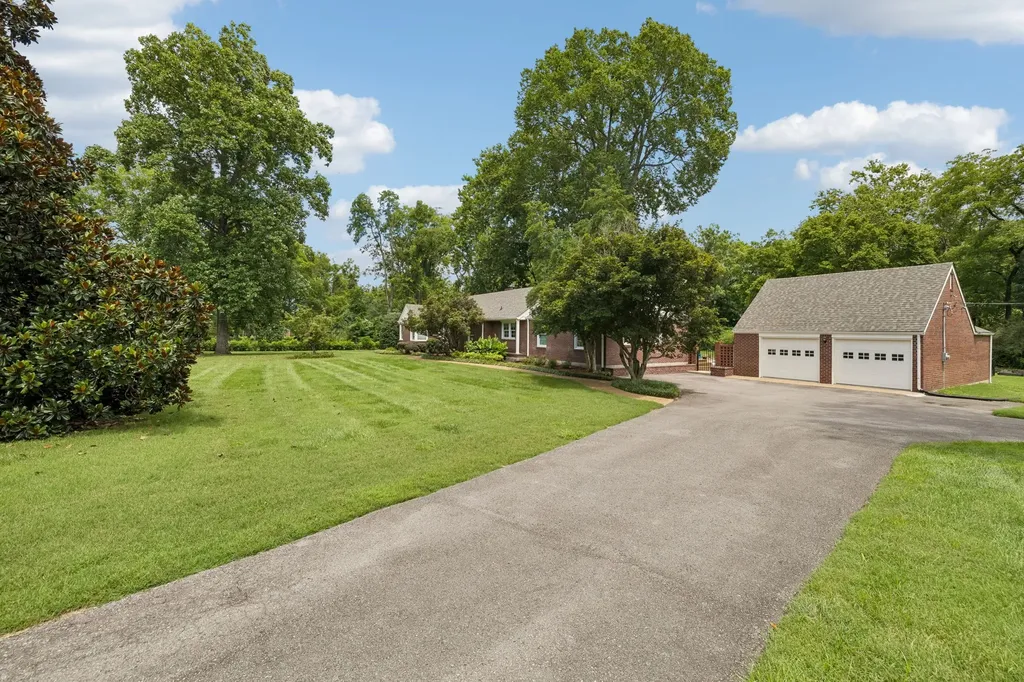 4000 Crestridge Drive Nashville TN 37204