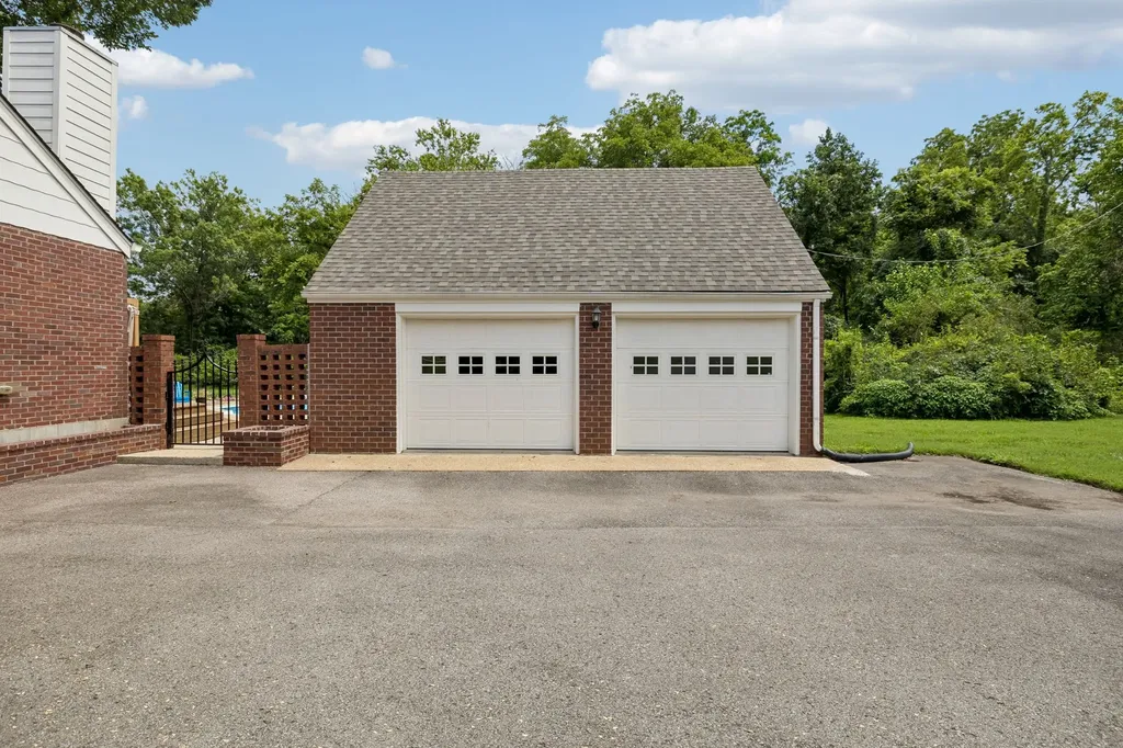 4000 Crestridge Drive Nashville TN 37204