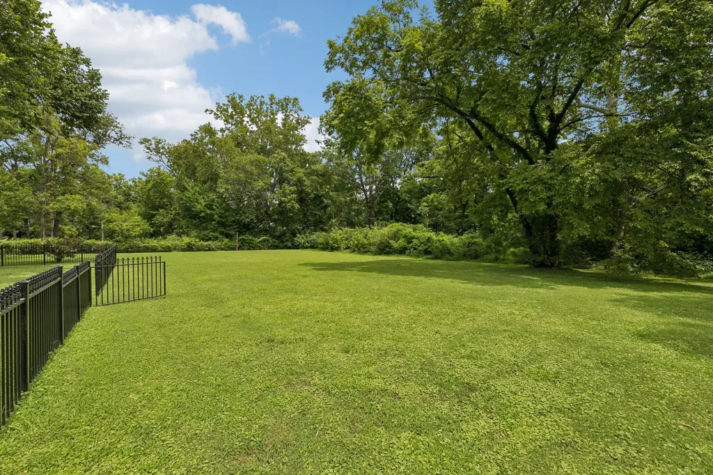 4000 Crestridge Drive Nashville TN 37204