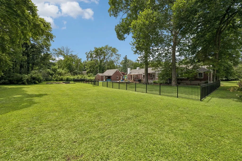 4000 Crestridge Drive Nashville TN 37204