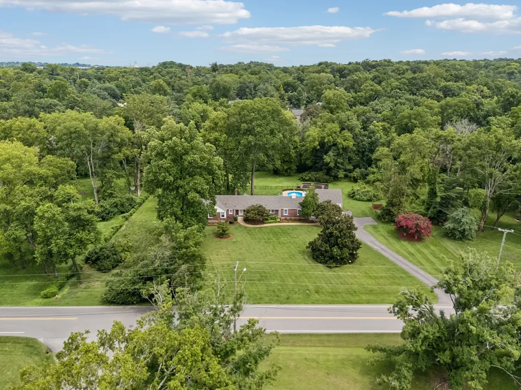 4000 Crestridge Drive Nashville TN 37204
