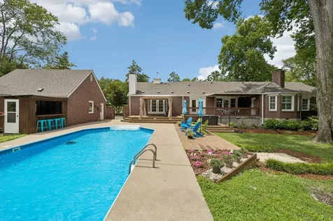 4000 Crestridge Drive Nashville TN 37204