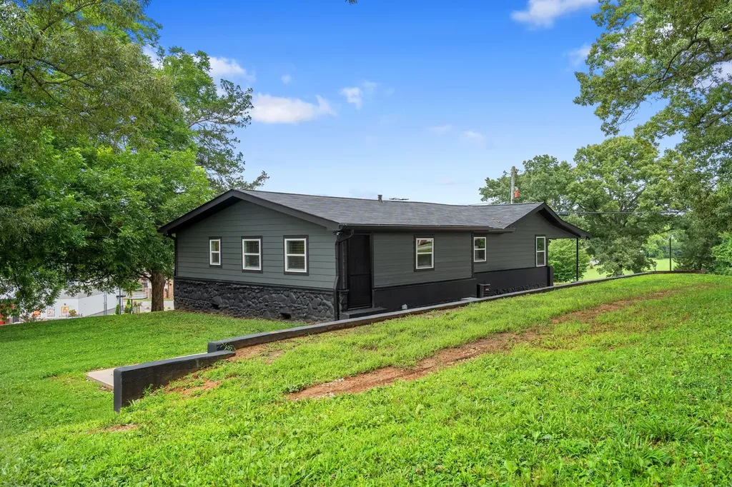 102 Oak Park Winchester TN 37398