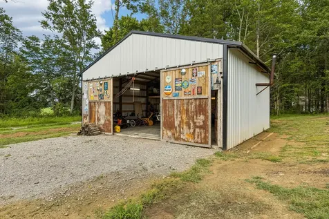 3135 Oak Grove Road Goodspring TN 38460