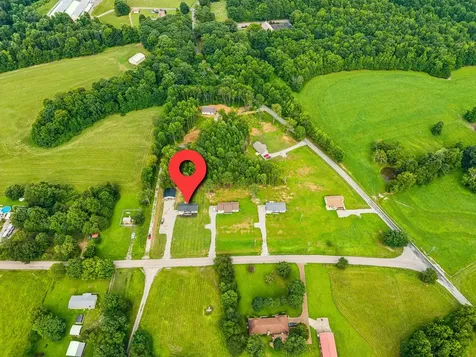 3135 Oak Grove Road Goodspring TN 38460
