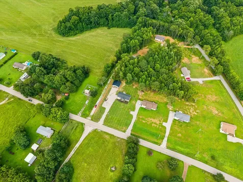 3135 Oak Grove Road Goodspring TN 38460