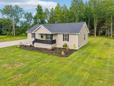3135 Oak Grove Road Goodspring TN 38460
