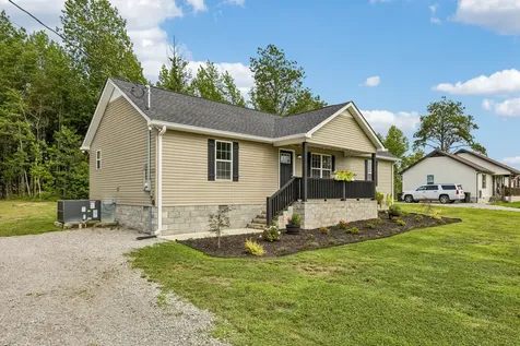 3135 Oak Grove Road Goodspring TN 38460