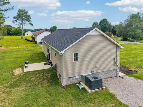 3135 Oak Grove Road Goodspring TN 38460