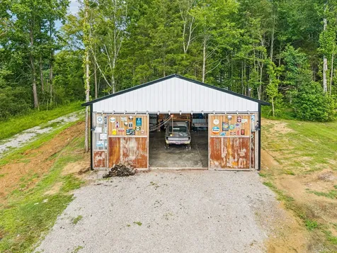 3135 Oak Grove Road Goodspring TN 38460