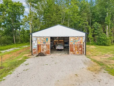 3135 Oak Grove Road Goodspring TN 38460