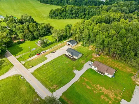 3135 Oak Grove Road Goodspring TN 38460
