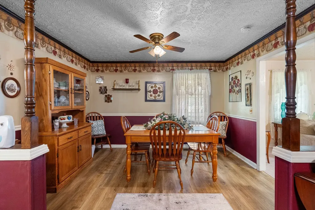 607 N Palmers Chapel Road White House TN 37188