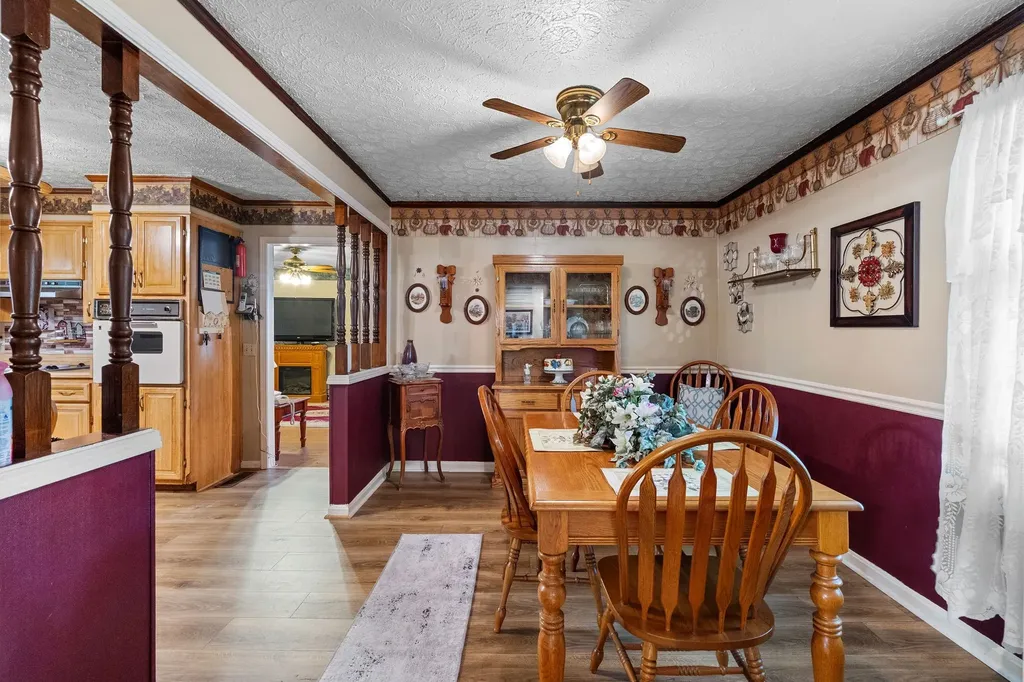 607 N Palmers Chapel Road White House TN 37188