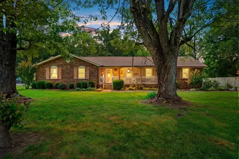 607 N Palmers Chapel Road White House TN 37188