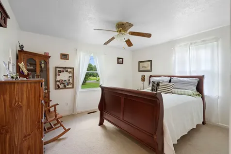 607 N Palmers Chapel Road White House TN 37188