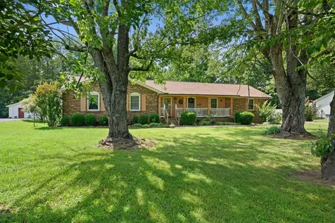 607 N Palmers Chapel Road White House TN 37188