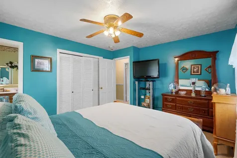607 N Palmers Chapel Road White House TN 37188