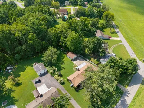 607 N Palmers Chapel Road White House TN 37188